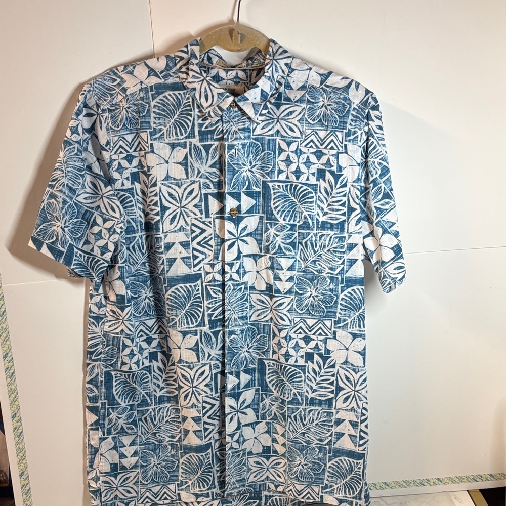Quiksilver Men's Waterman Blue Leaf Pattern Button Down Shirt, Size M
